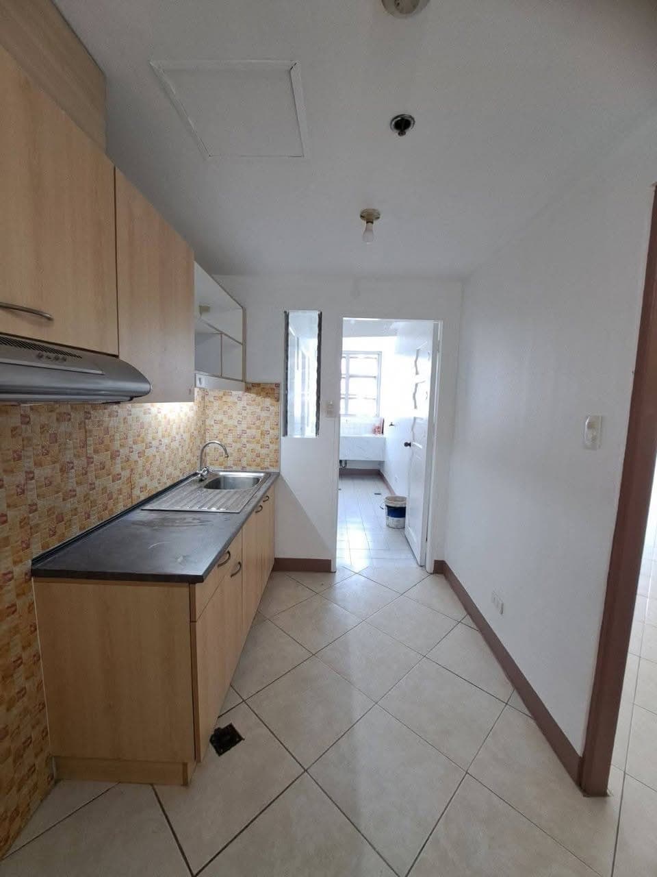 8 Wackwack Road condominium, wackwack, mandaluyong - photo 4