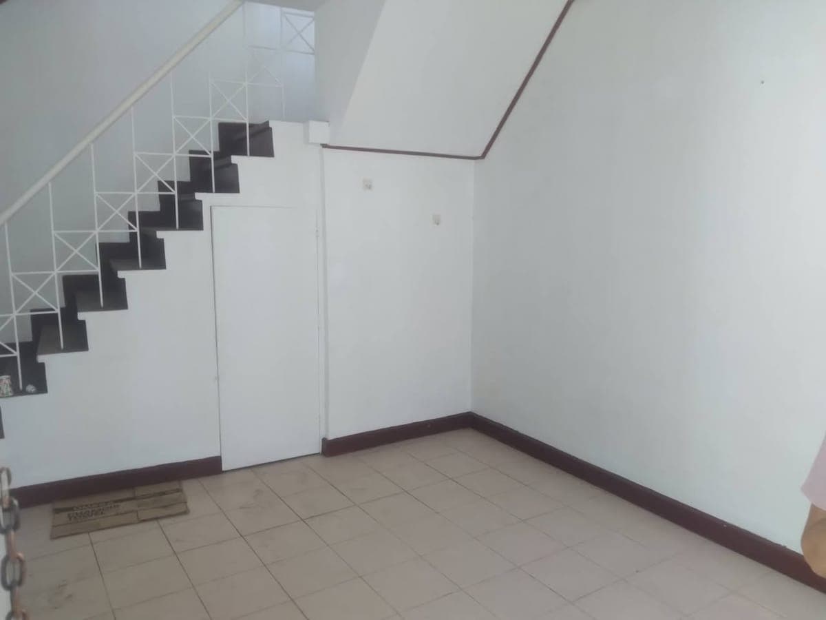 🏡FOR RENT inside BFRV Las Pinas - photo 1