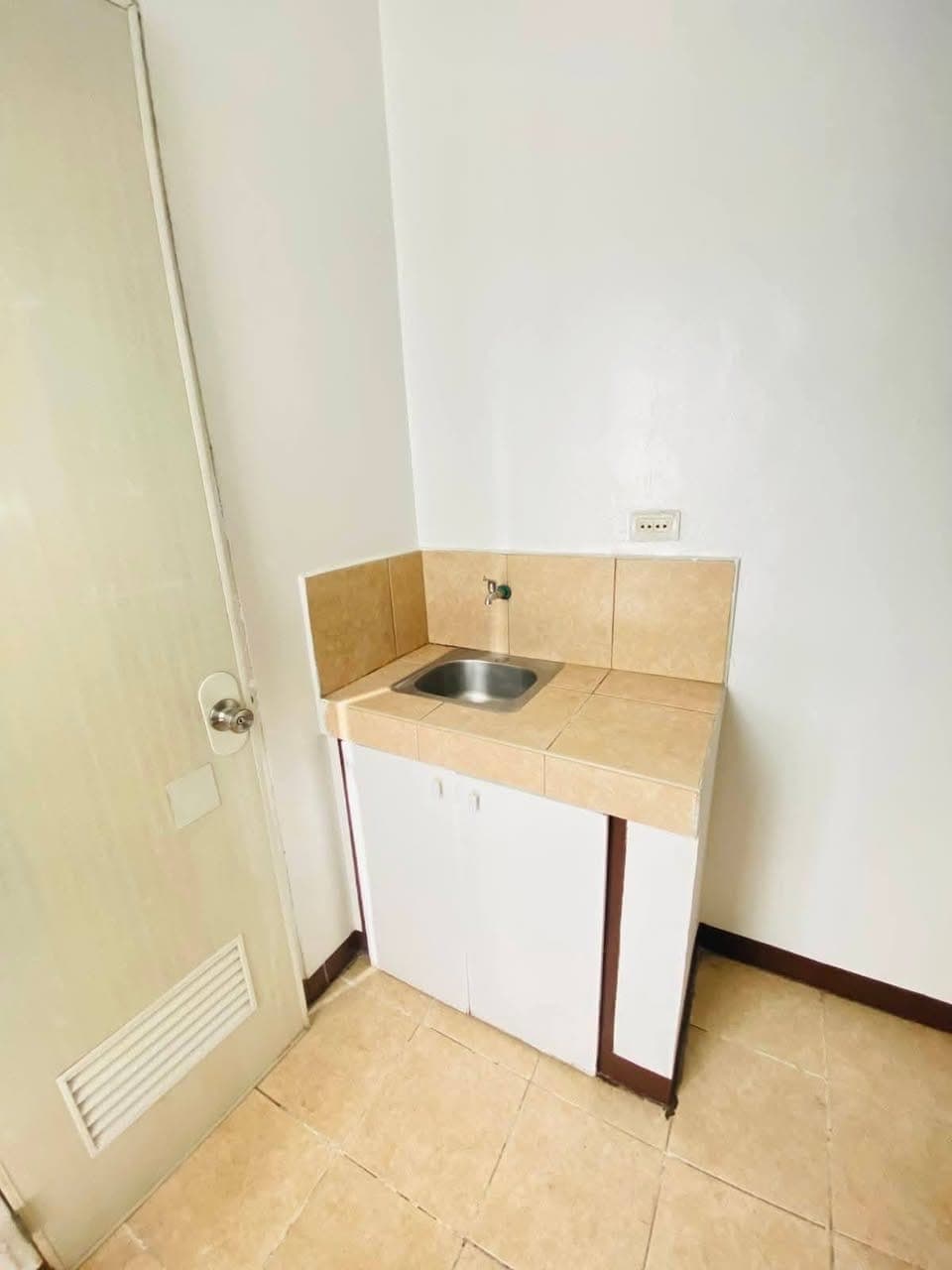 ***MAKATI APARTMENT FOR RENT*** - photo 4