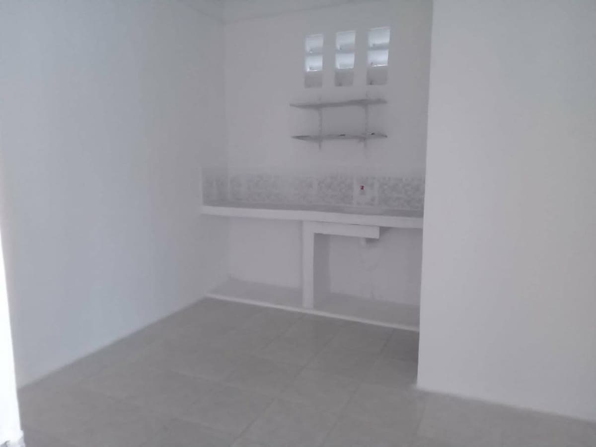 ROOM FOR RENT : - photo 1