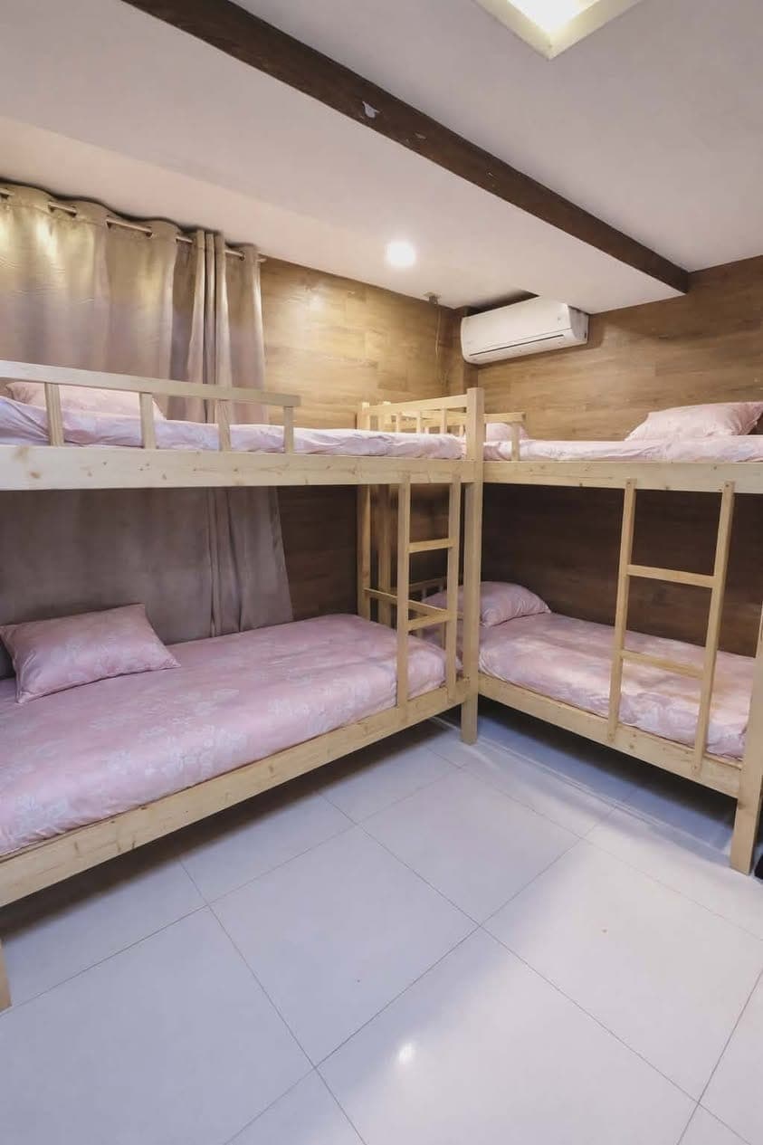 ✨CONDO BED SPACE and SOLO ROOM✨ - photo 2