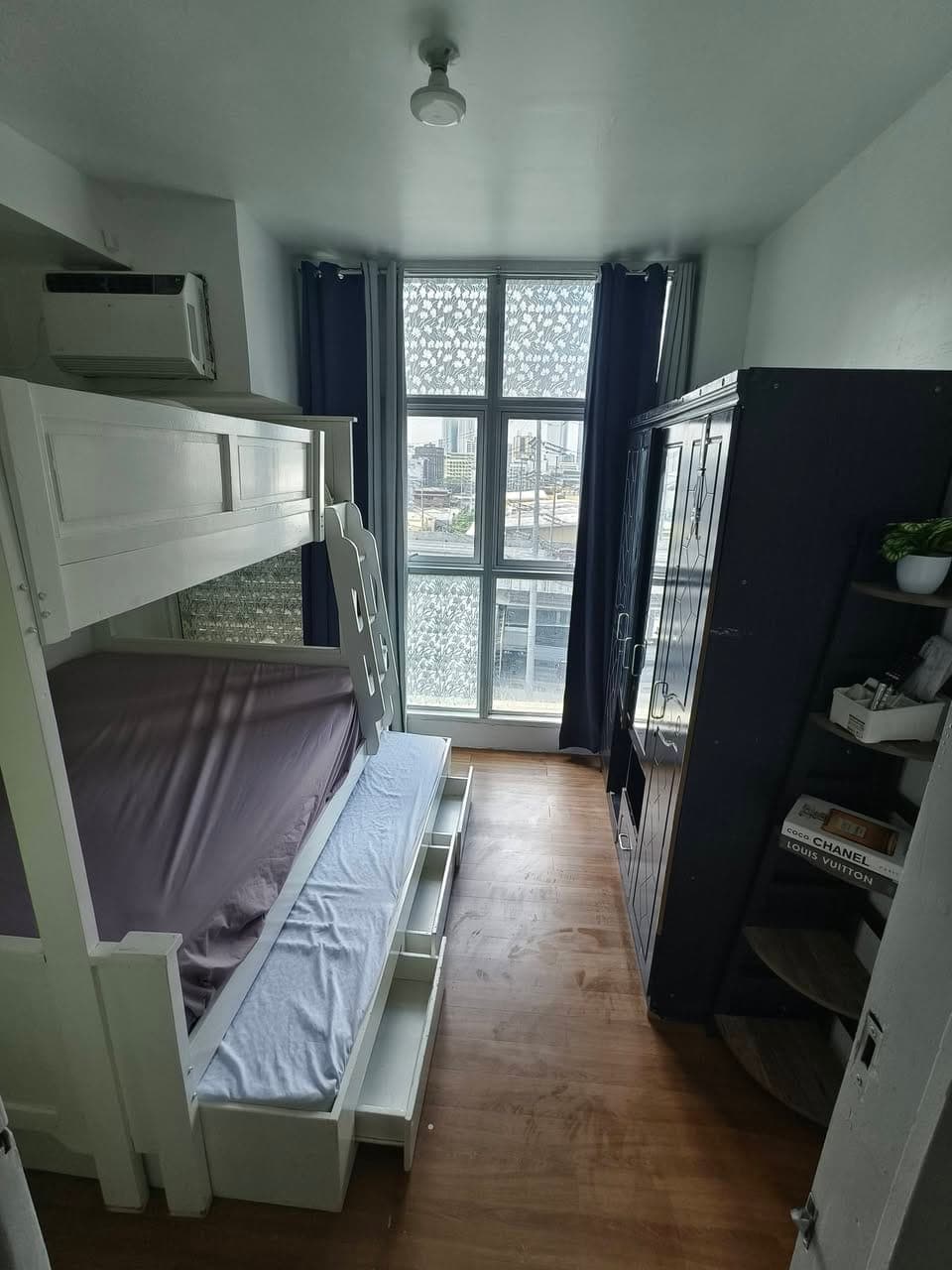 Condo for rent 20k monthly 1+1  fully furnished @makati - photo 1