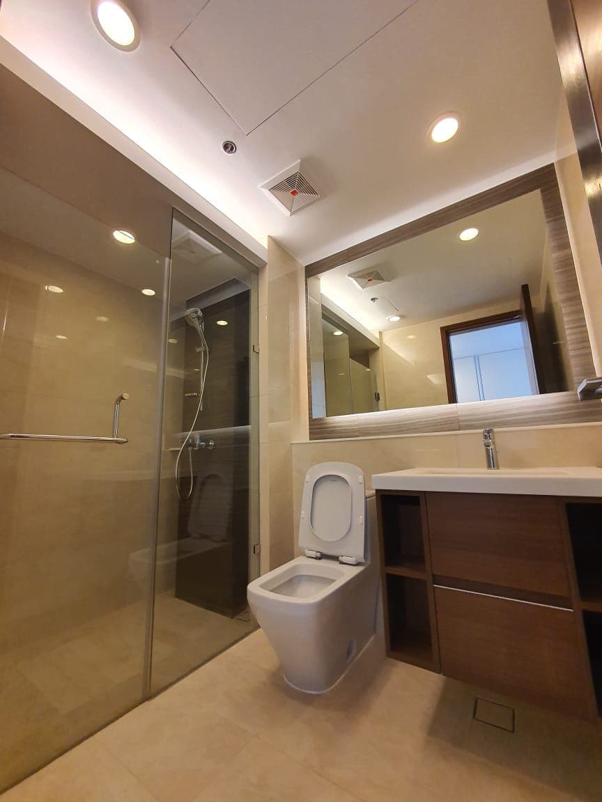 FOR LEASE: 3BR Unit at Two Roxas Triangle Makati City - photo 2