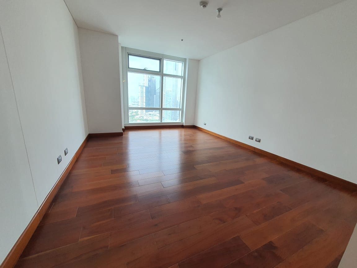 FOR LEASE: 3BR Unit at Two Roxas Triangle Makati City - photo 3