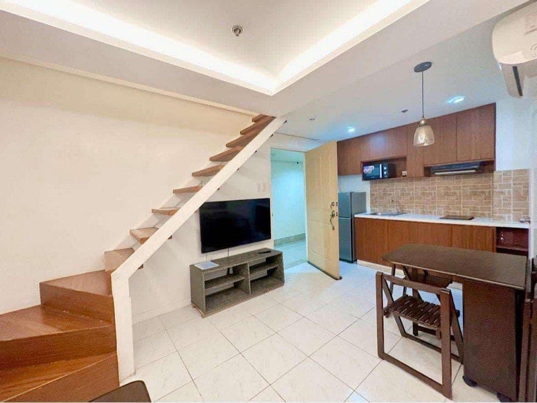 FOR RENT: VICTORIA DE MAKATI - 2 BEDROOM UNIT - photo 3