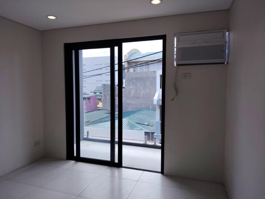 MOVE IN FOR LESS,  1 MONTH FREE RENT! - photo 5