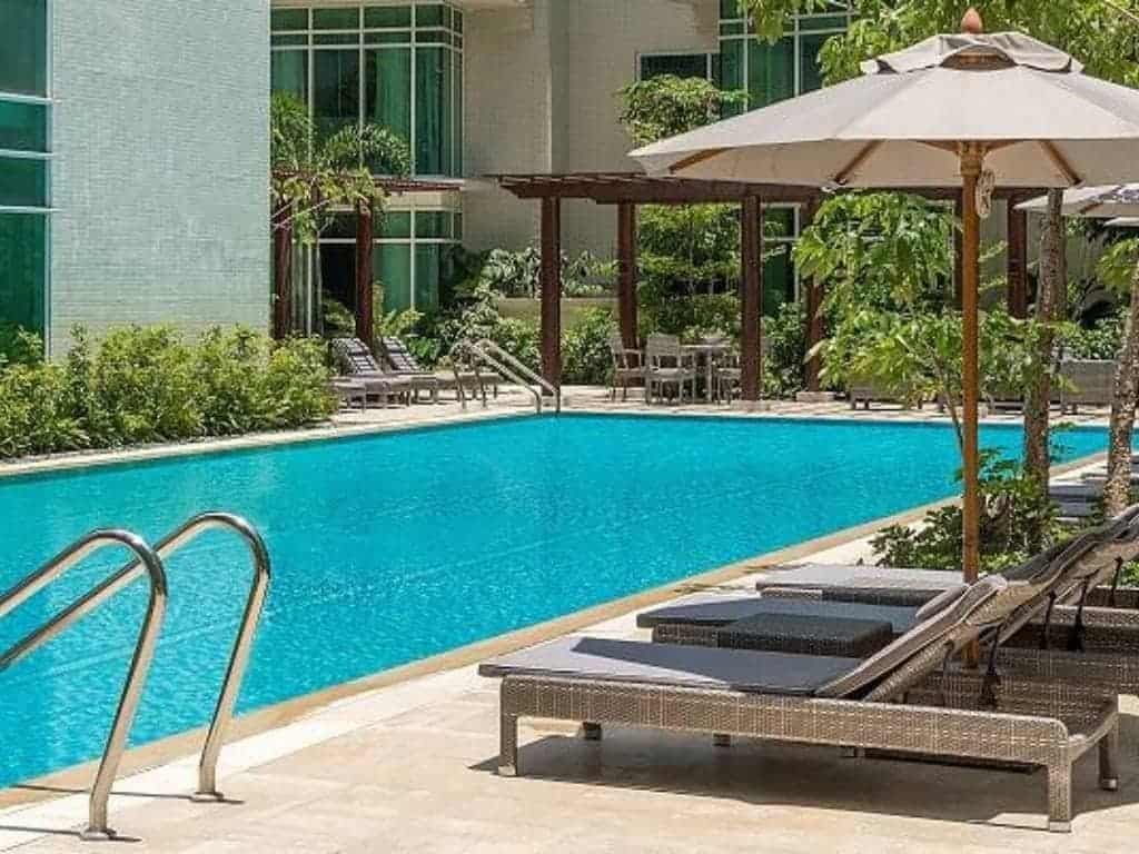 For Lease: 2BR unit in Edades Tower and Garden Villas - photo 3