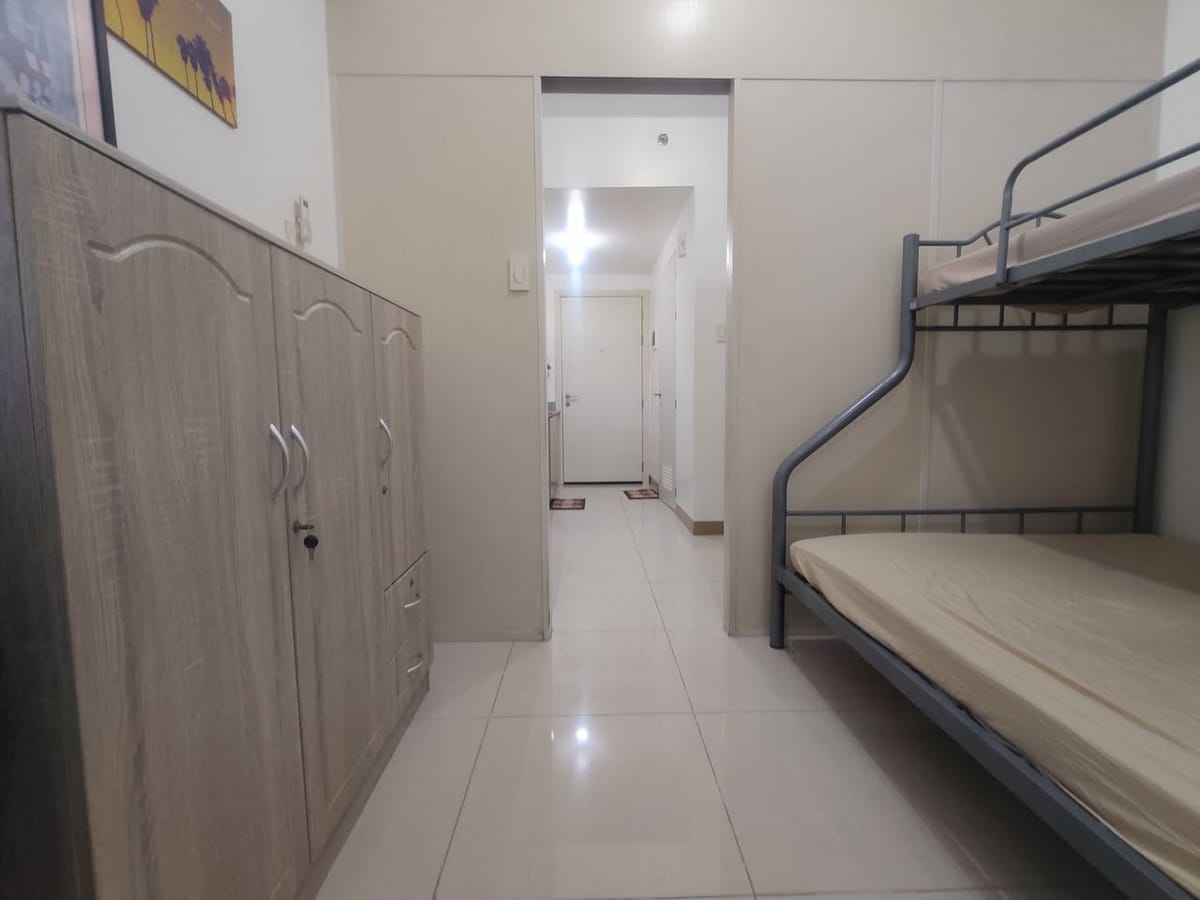 SOUTH RESIDENCES | ₱12.5K FULLY FURNISHED 1BR (NO BALCONY) - photo 2