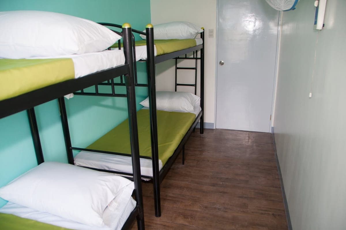 Female Ladies Bedspace Makati - photo 1