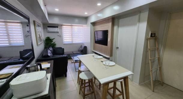 LEASE | Turf BGC Tower 1, Taguig - photo 1