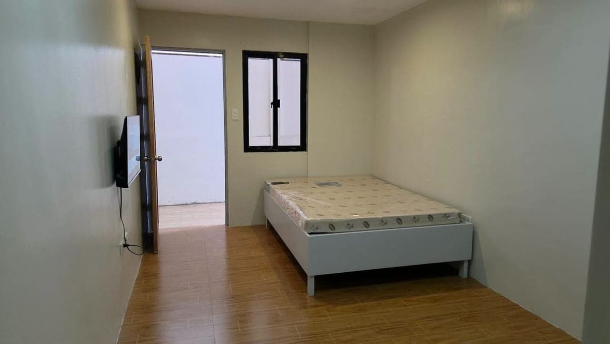 For Rent - photo 1