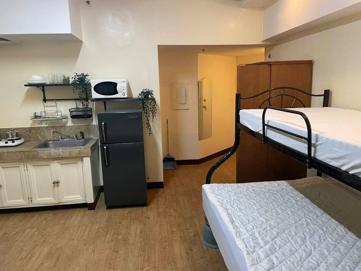 STUDIO UNIT AT PRINCE PLAZA FOR RENT - photo 2