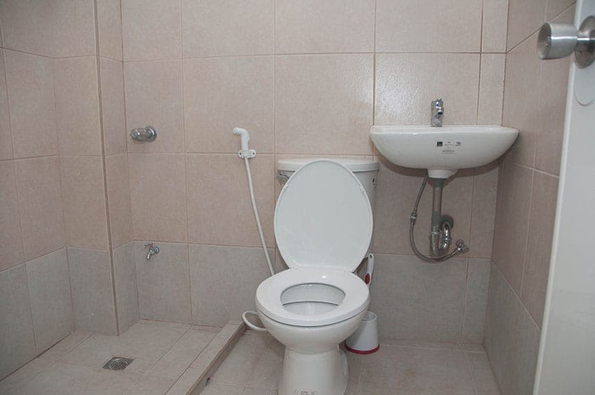 MALE BEDSPACE MAKATI - photo 2