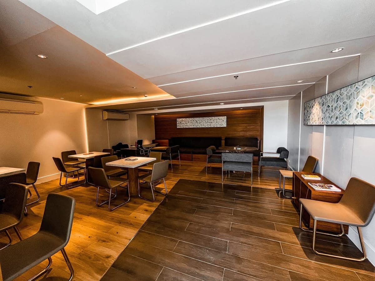 NEWLY OPENED FEMALE CONDO SHARING - photo 4