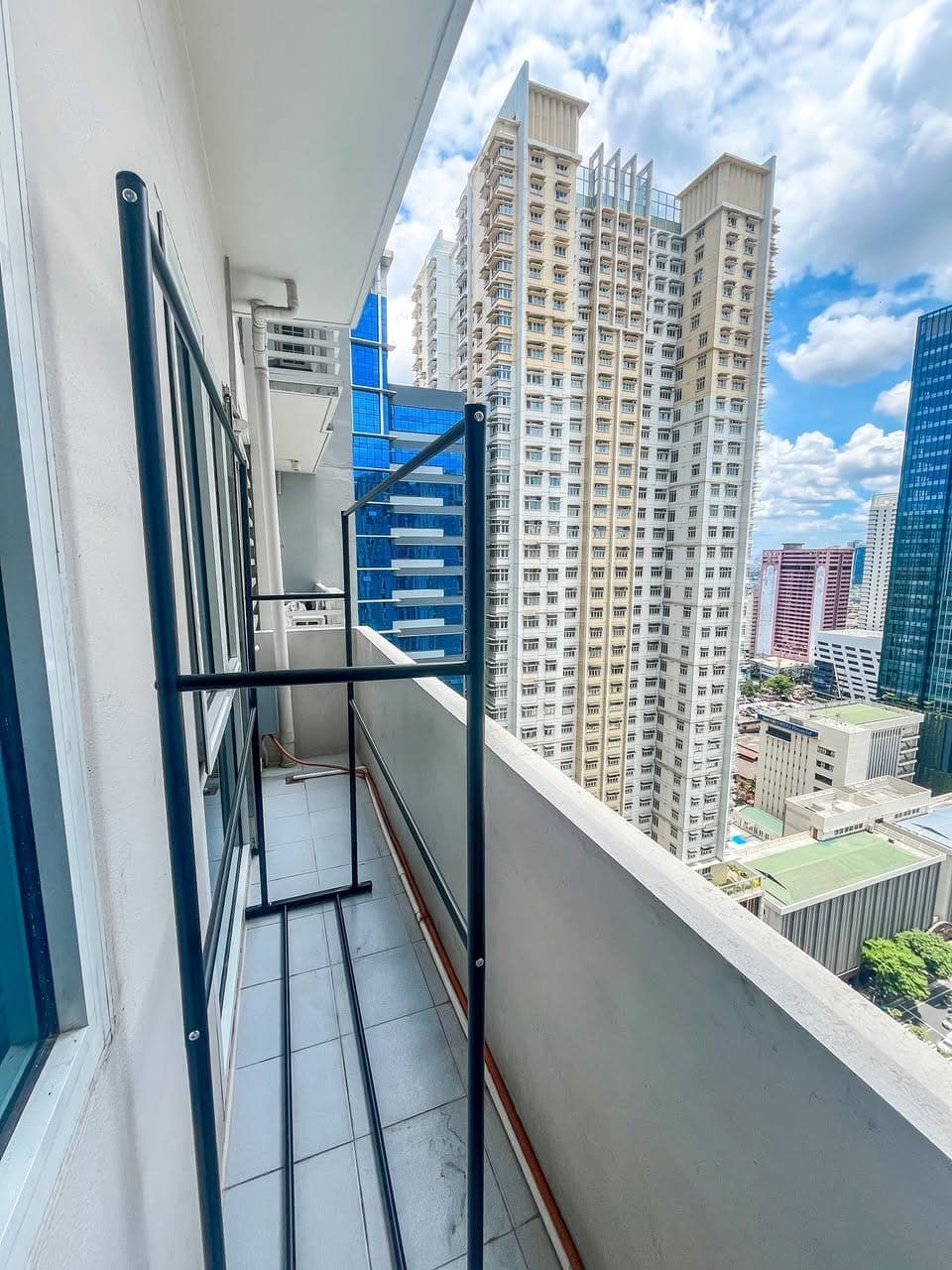 NEWLY OPENED FEMALE CONDO SHARING - photo 5