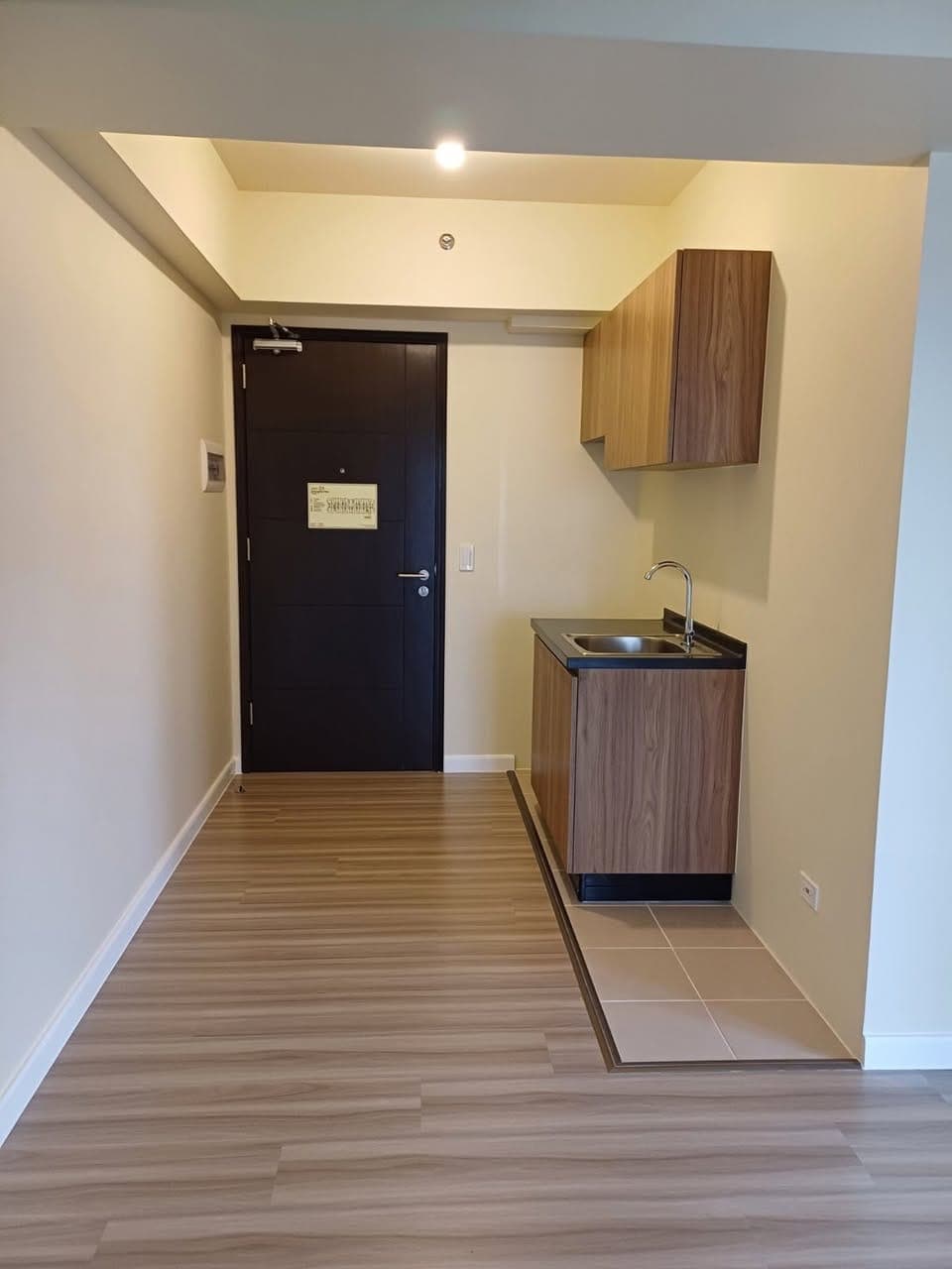 𝐅𝐎𝐑 𝐑𝐄𝐍𝐓: 1 BEDROOM WITH BALCONY | BARE - photo 3