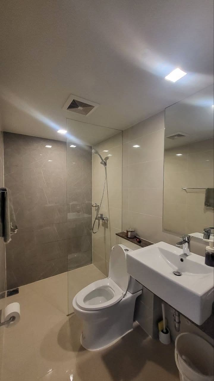 FOR LEASE: - photo 5