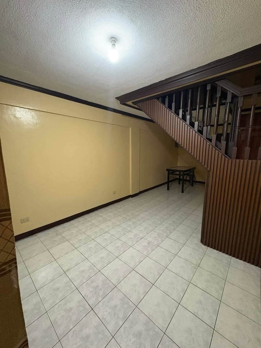 THREE-FLOOR TOWNHOUSE FOR RENT: - photo 1