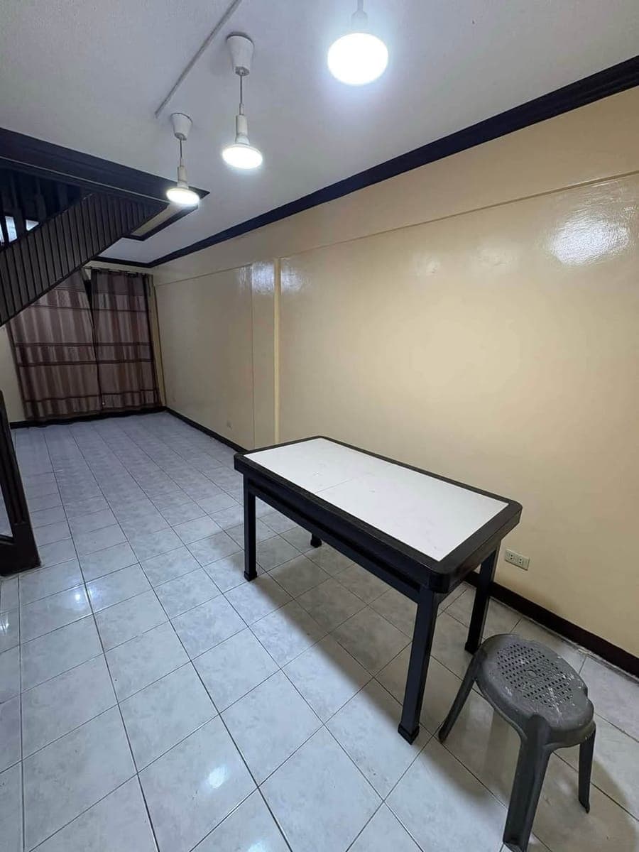 THREE-FLOOR TOWNHOUSE FOR RENT: - photo 2