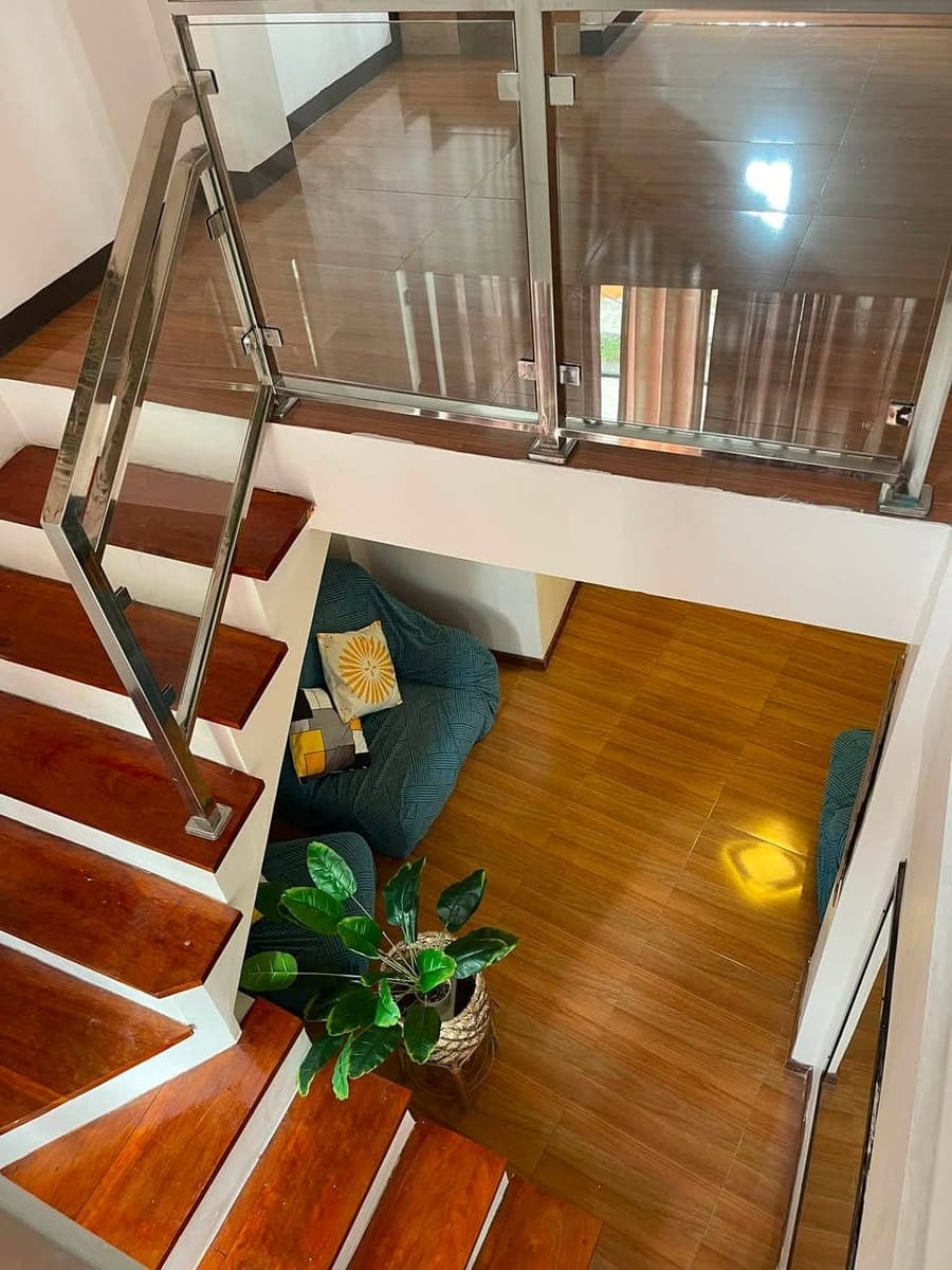 🏡 MOVE-IN READY | NEWLY RENOVATED, FRESHLY PAINTED & WATERPROOFED - photo 1