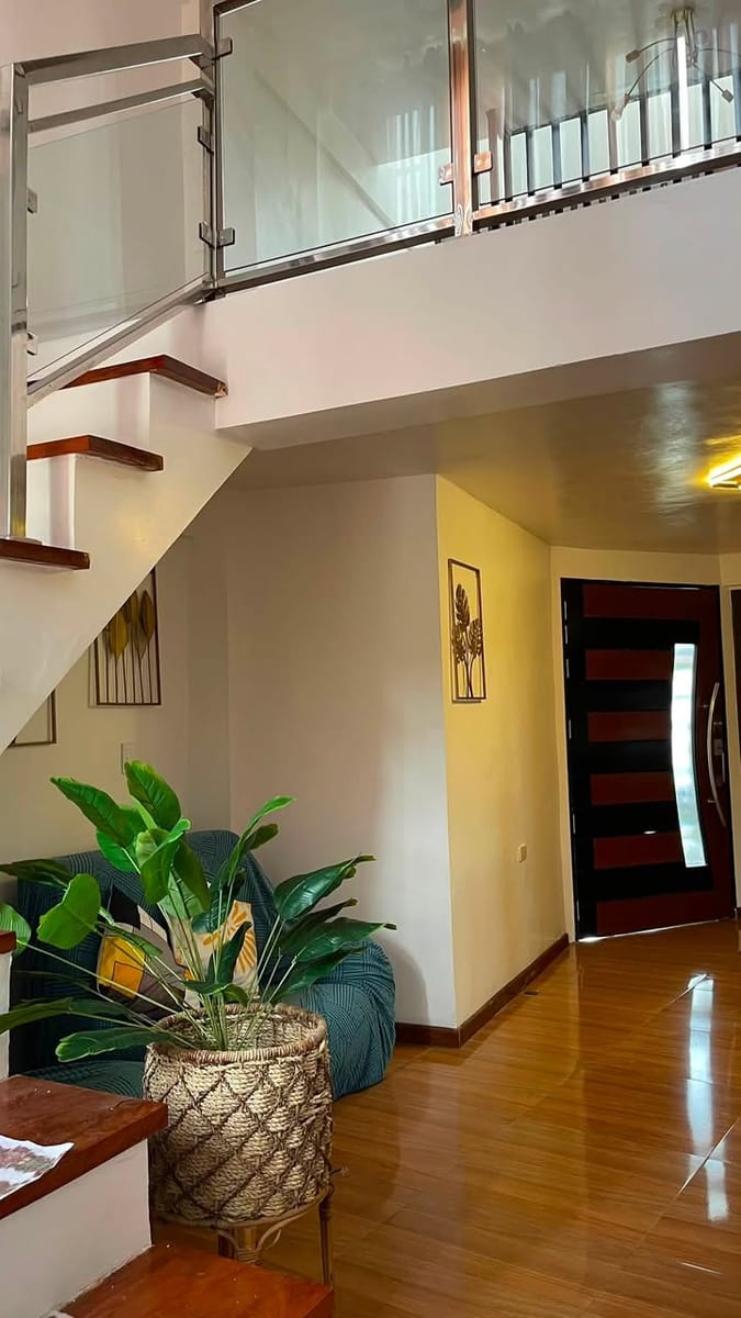🏡 MOVE-IN READY | NEWLY RENOVATED, FRESHLY PAINTED & WATERPROOFED - photo 5