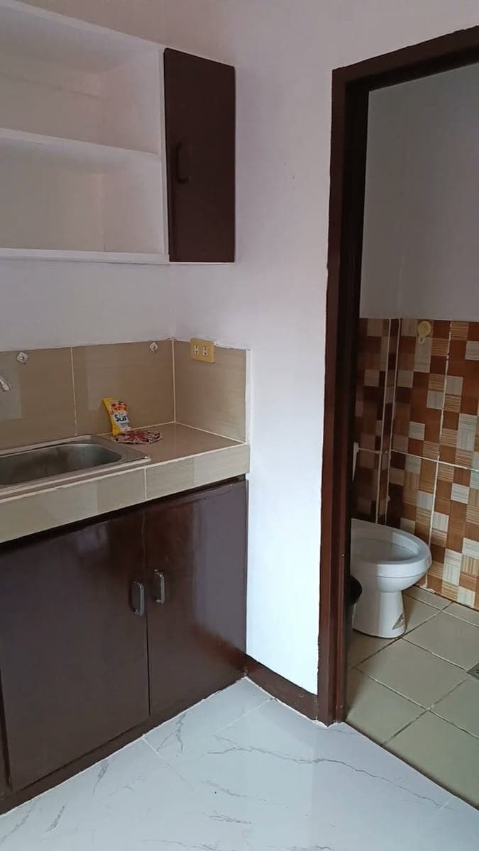 ROOM FOR RENT  available for LADY solo renter, perfect for working professionals - photo 5