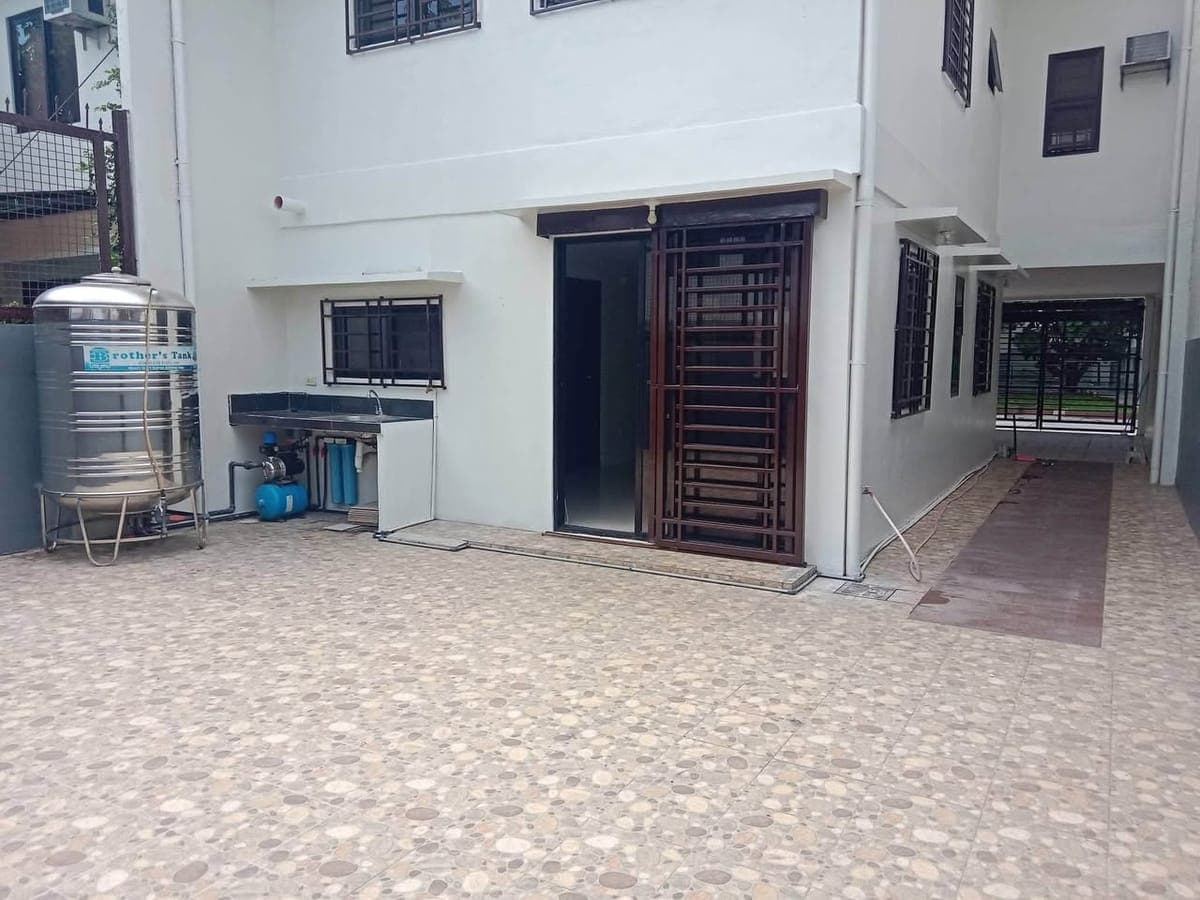 Very nice & Cozy 2 Storey spacious  House for Rent in BF Homes Semi Furnished🏠 - photo 2