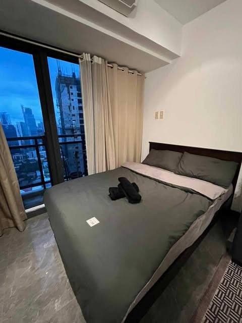 # 🏙️ **FOR RENT: 1BR with Balcony in Knightsbridge Residences — Century City, Makati** - photo 4