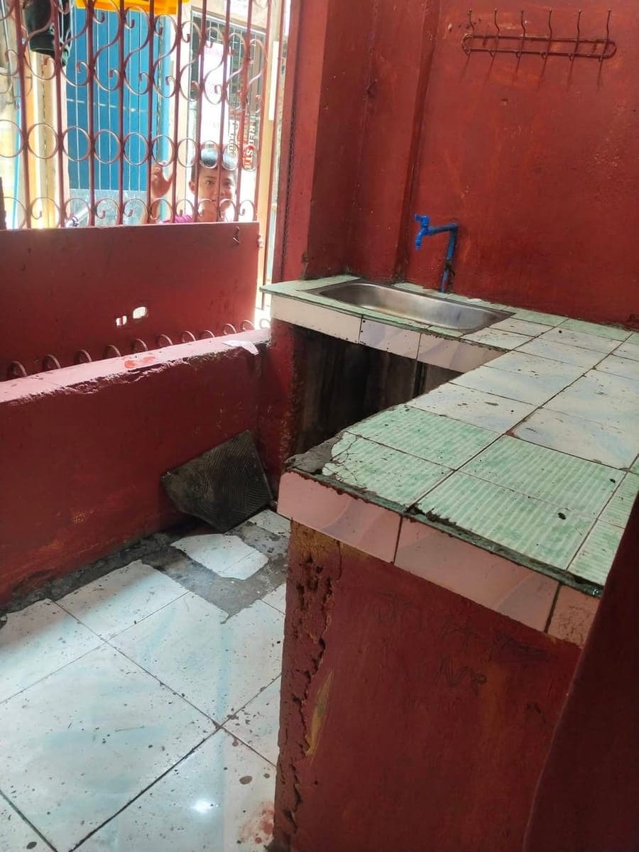 Available room for rent with own CR and sink po. 4500 na Lang po at pwede rin magtindahan sa harap.... - photo 3