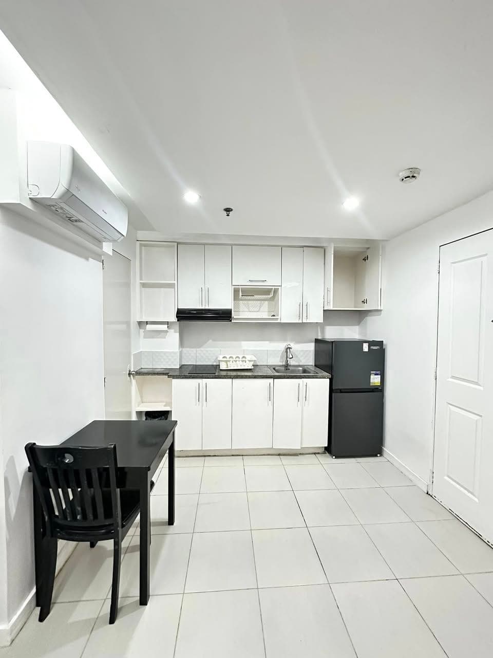 Female BED SPACE AVAILABLE 4 pax and 2 pax / ROOM - photo 2
