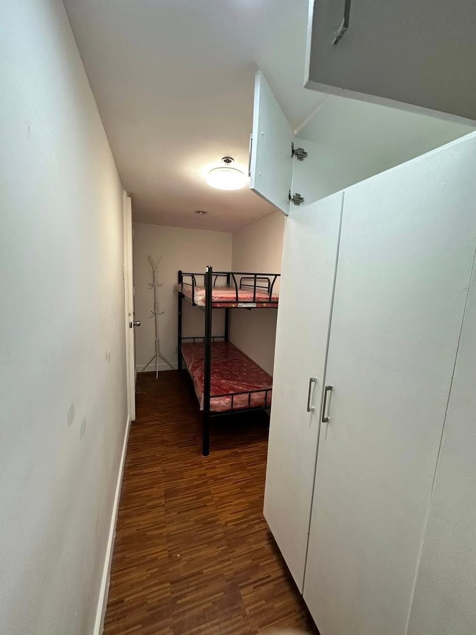 Female BED SPACE AVAILABLE 4 pax and 2 pax / ROOM - photo 4