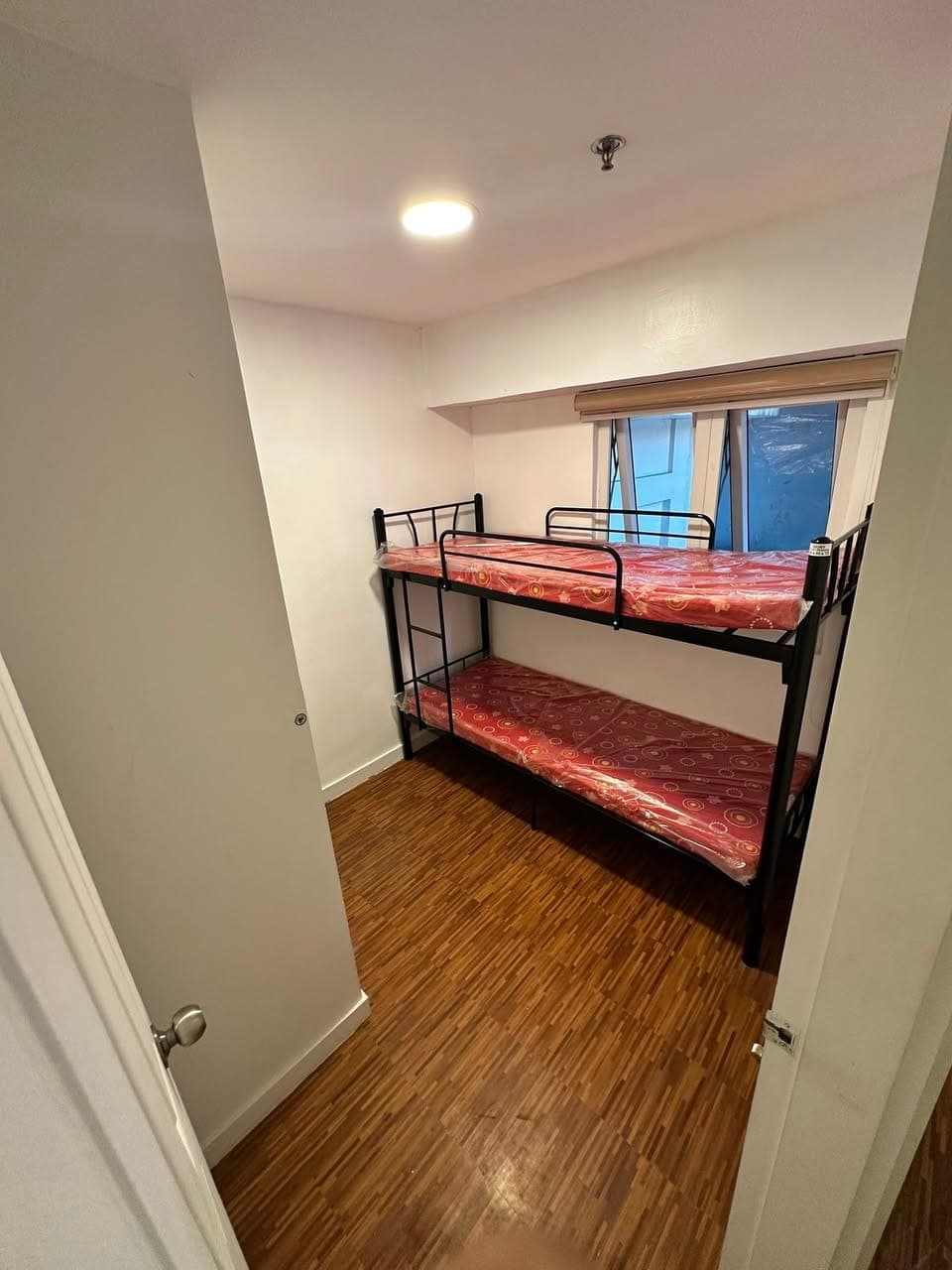 Female BED SPACE AVAILABLE 4 pax and 2 pax / ROOM - photo 5