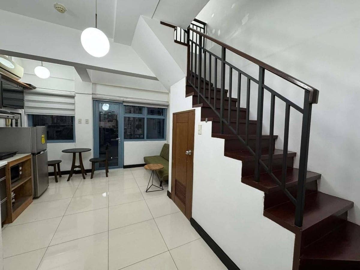 # 🏙️ **FOR RENT: Loft-Style 1BR with Balcony in Eton Parkview Greenbelt, Makati** - photo 4