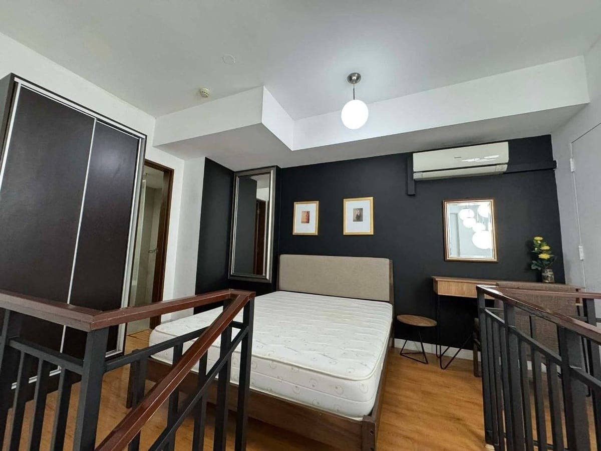 # 🏙️ **FOR RENT: Loft-Style 1BR with Balcony in Eton Parkview Greenbelt, Makati** - photo 5