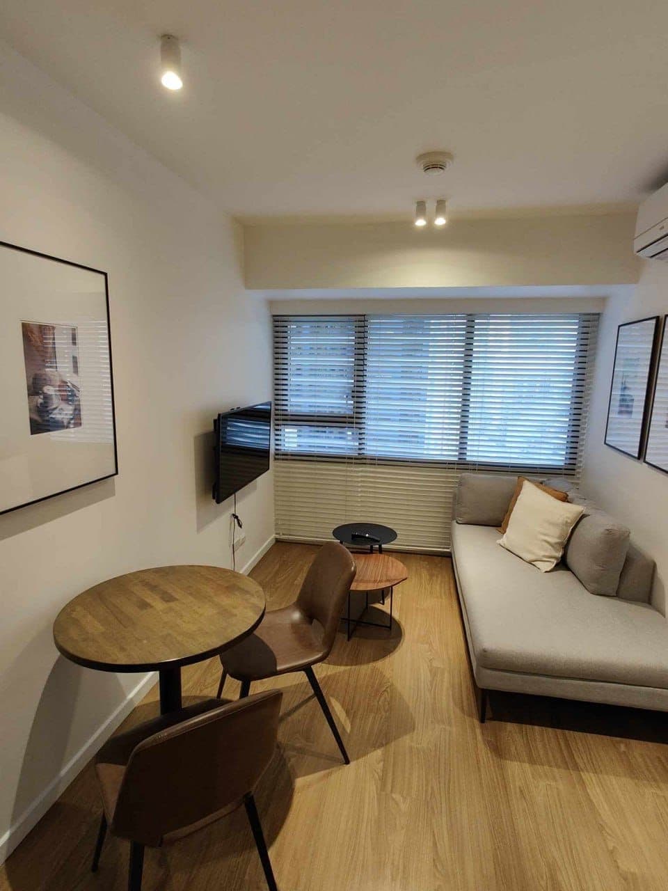 FOR LEASE: - photo 2