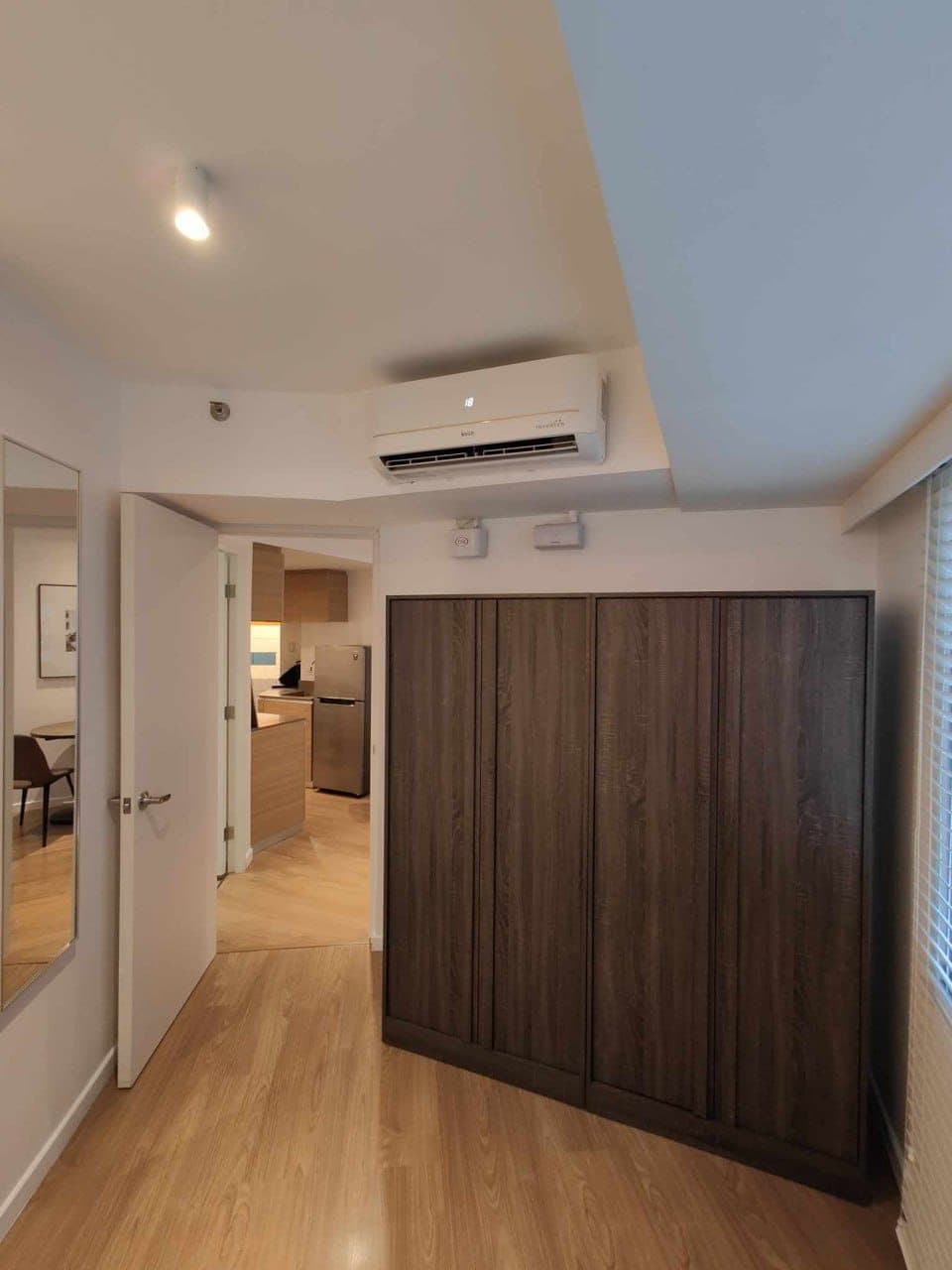FOR LEASE: - photo 3