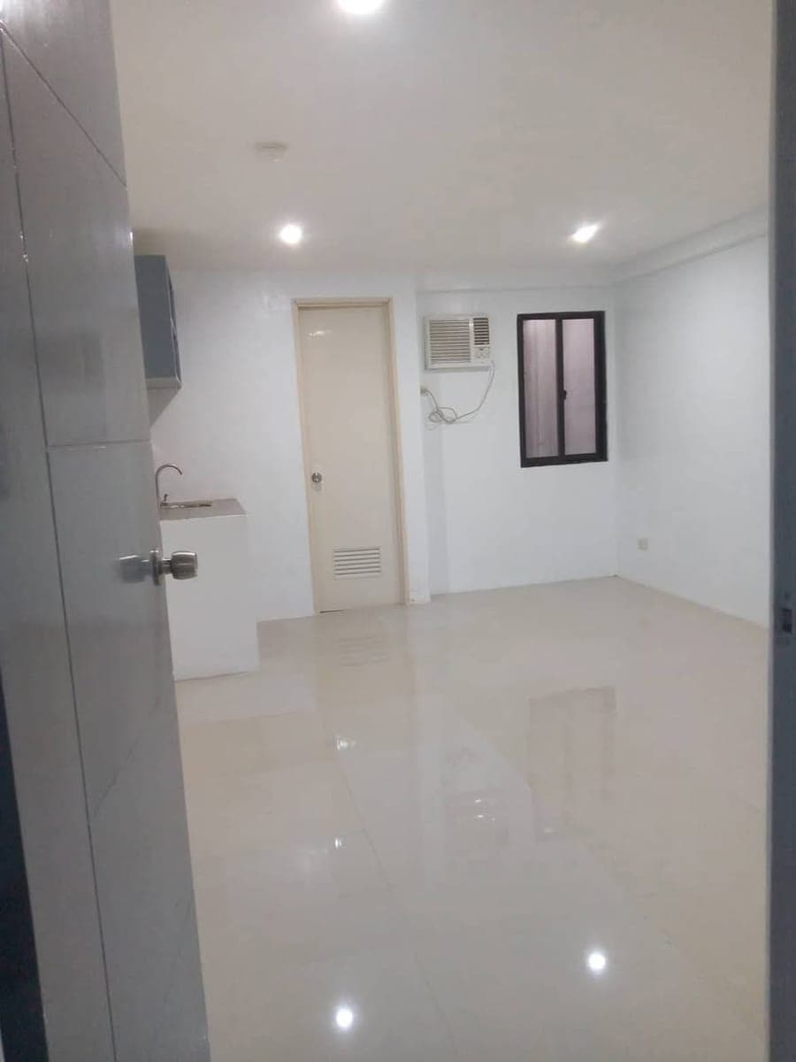 studio type for rent 8k own meter  1month deposit 2months advance  location Dona Josefa village - photo 2
