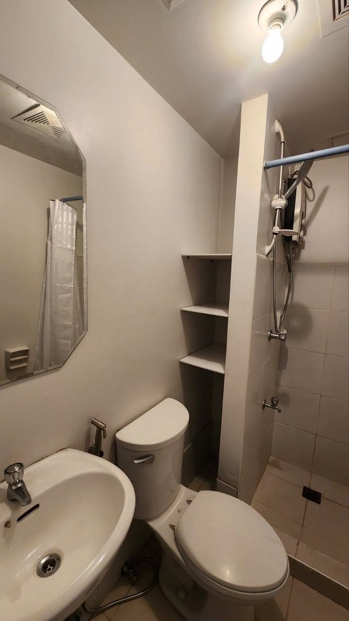 ✨ FOR RENT – Fully Furnished Studio Unit in Makati ✨ - photo 4