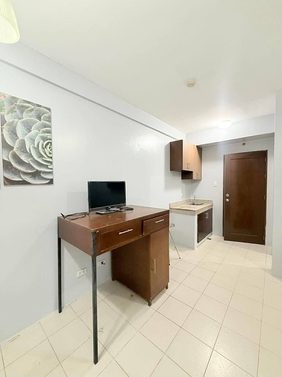 Studio Unit For Rent in Brgy Tejeros Makati City Very Near to Makati City Hall, Ayala Circuit, Shopw... - photo 3