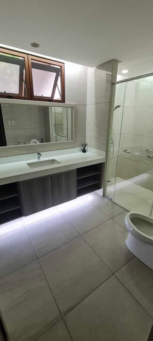 NEW LISTING! FOR LEASE: NEWLY-RENOVATED 4BR House and Lot w/ Pool at Urdaneta Village, Makati City - photo 2