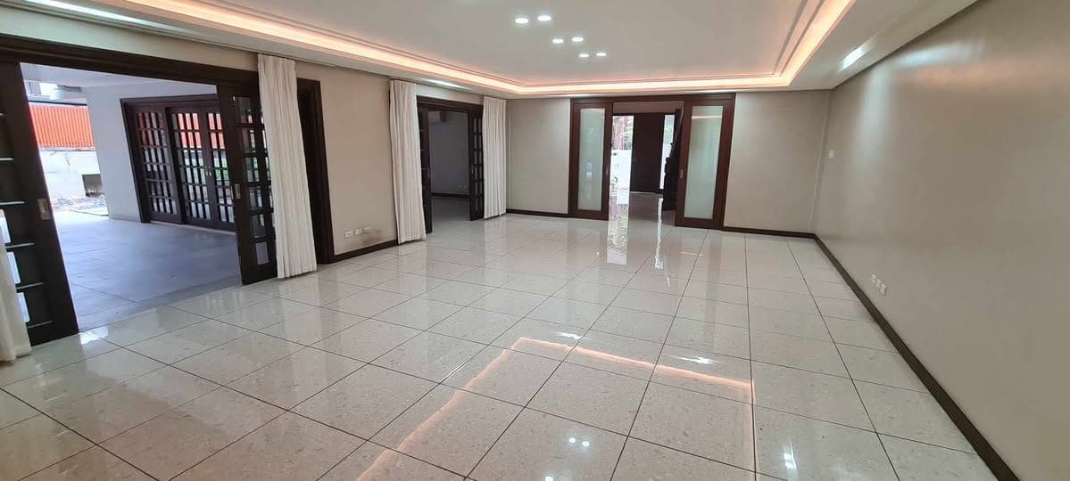 NEW LISTING! FOR LEASE: NEWLY-RENOVATED 4BR House and Lot w/ Pool at Urdaneta Village, Makati City - photo 5