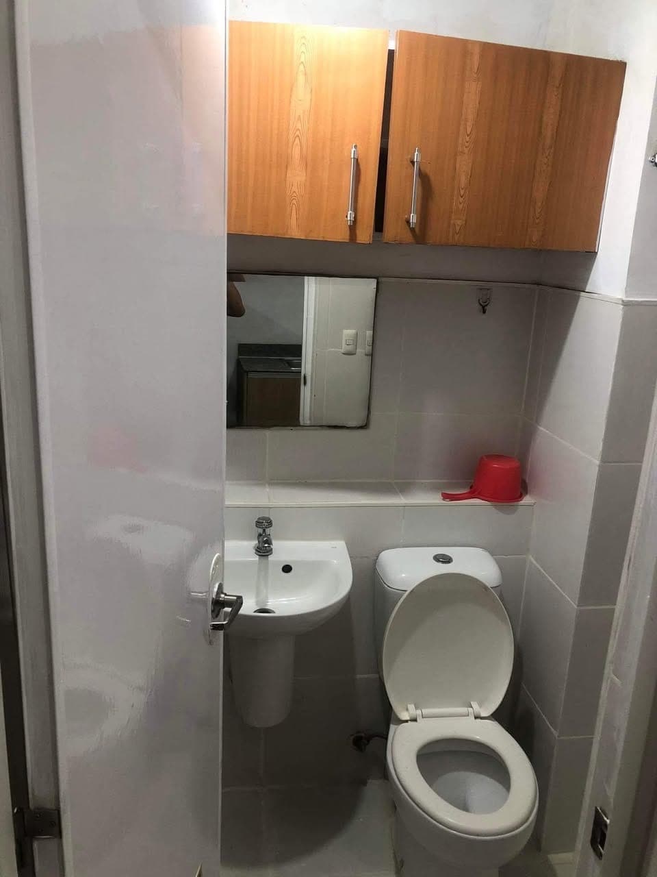 **FOR RENT IN MAKATI – GOOD FOR 4 PAX** 🚨 Looking for an entire place for your group? SEVERAL 4 PAX UNITS AVAILABLE - photo 3