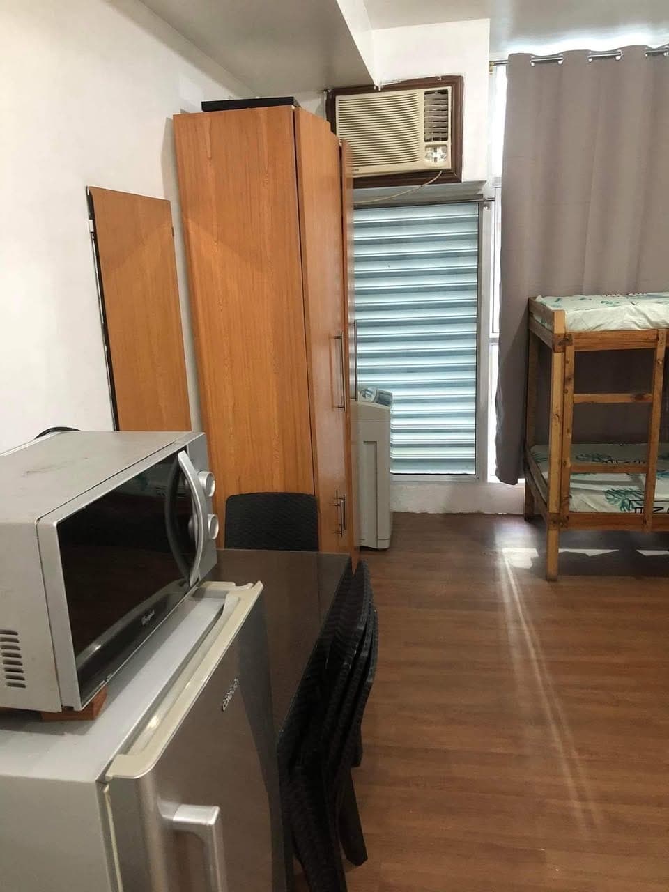 **FOR RENT IN MAKATI – GOOD FOR 4 PAX** 🚨 Looking for an entire place for your group? SEVERAL 4 PAX UNITS AVAILABLE - photo 4