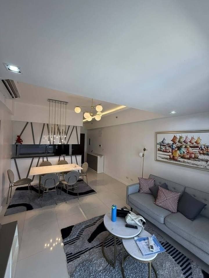 # 🏙️ **FOR RENT: 1 Bedroom Condo with Parking in Salcedo Skysuites Makati** - photo 4
