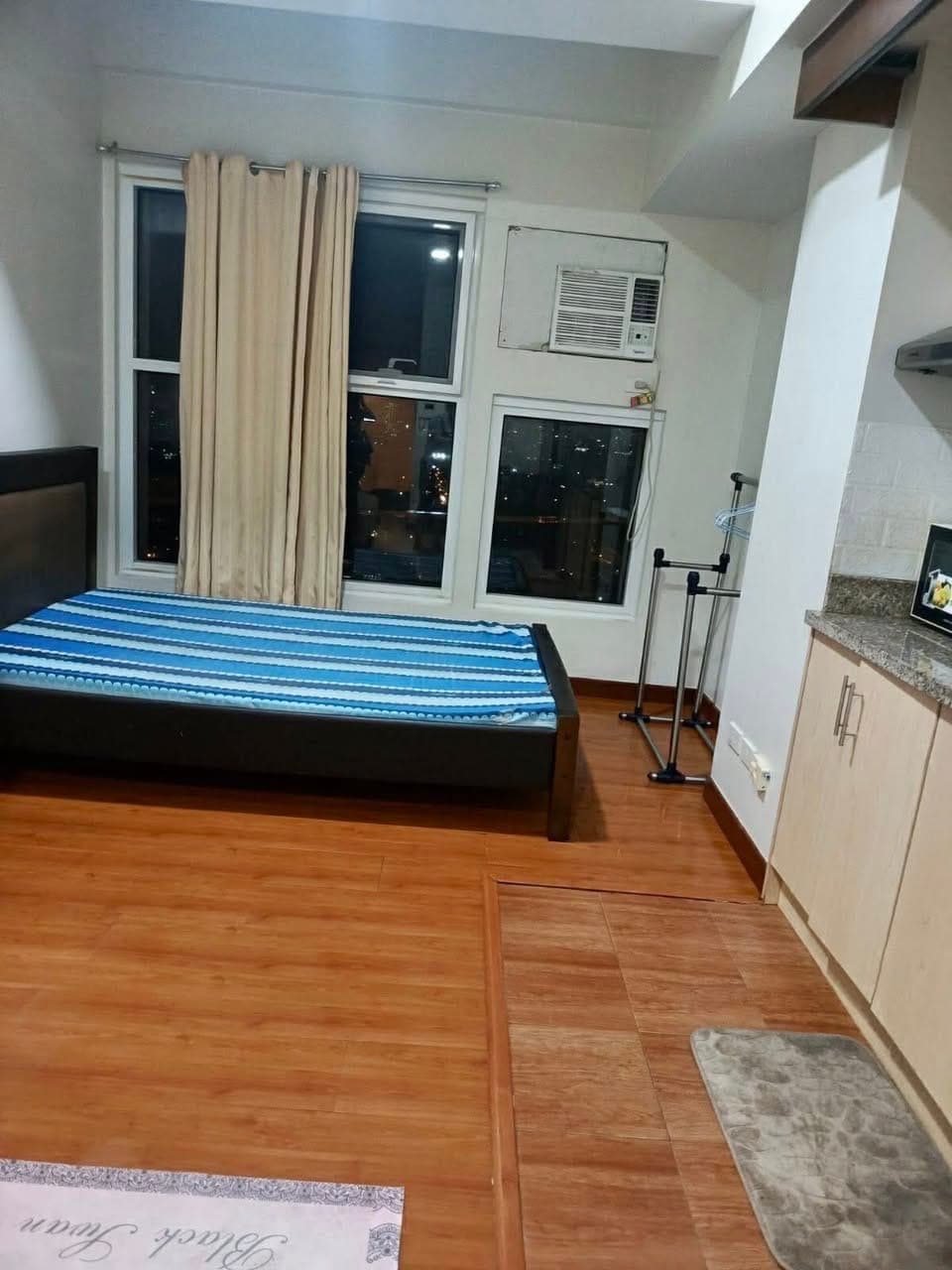 For Rent: Paseo de Roces Studio. 17k Per month. Furnished. Parking slot available - photo 2
