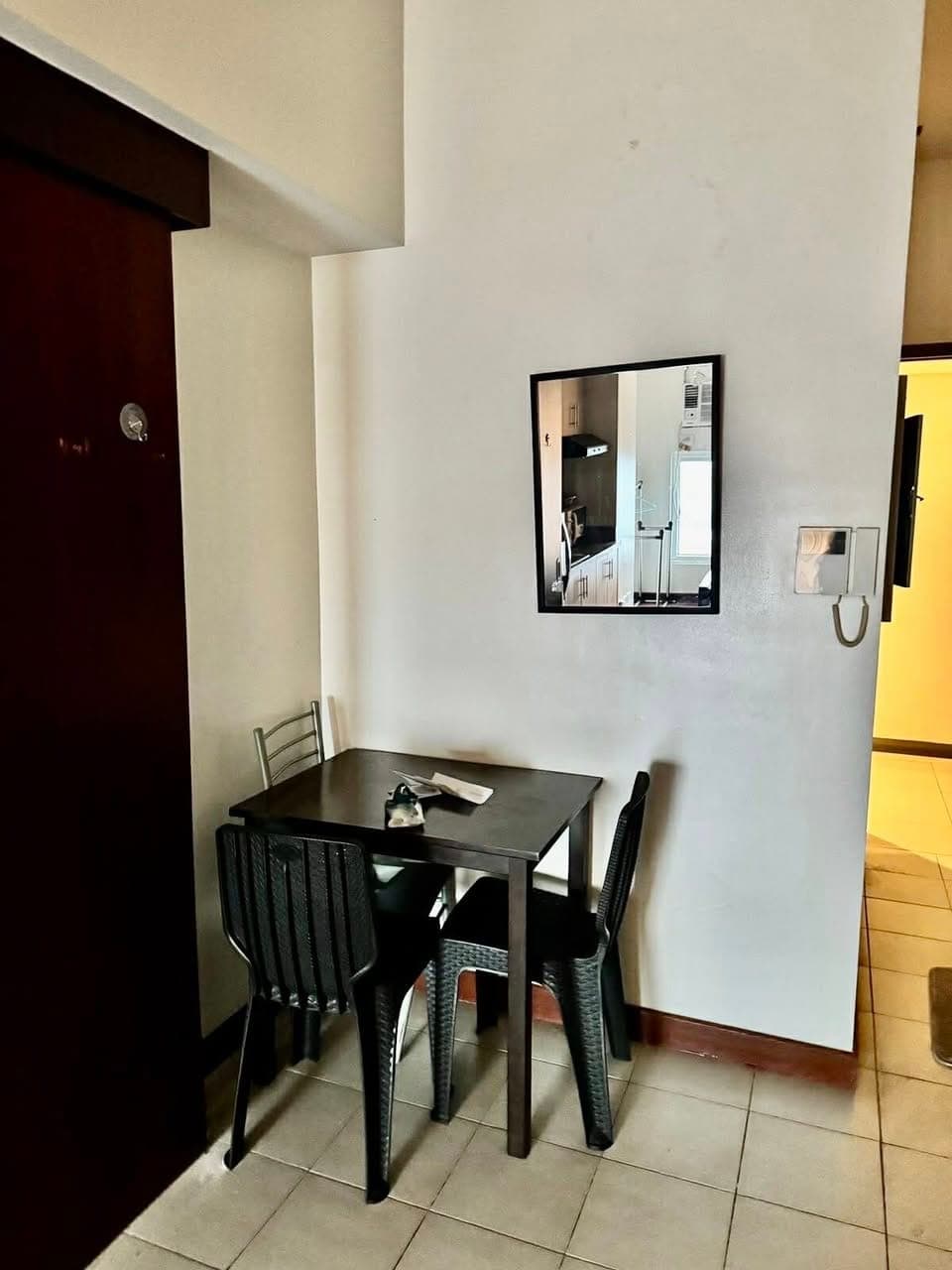 For Rent: Paseo de Roces Studio. 17k Per month. Furnished. Parking slot available - photo 3
