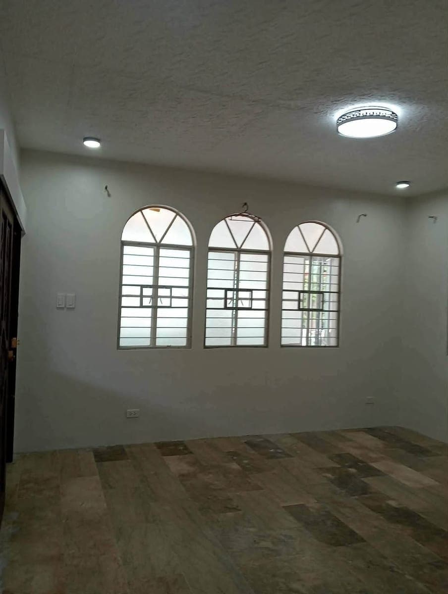 Bungalow house for rent with garage - photo 3