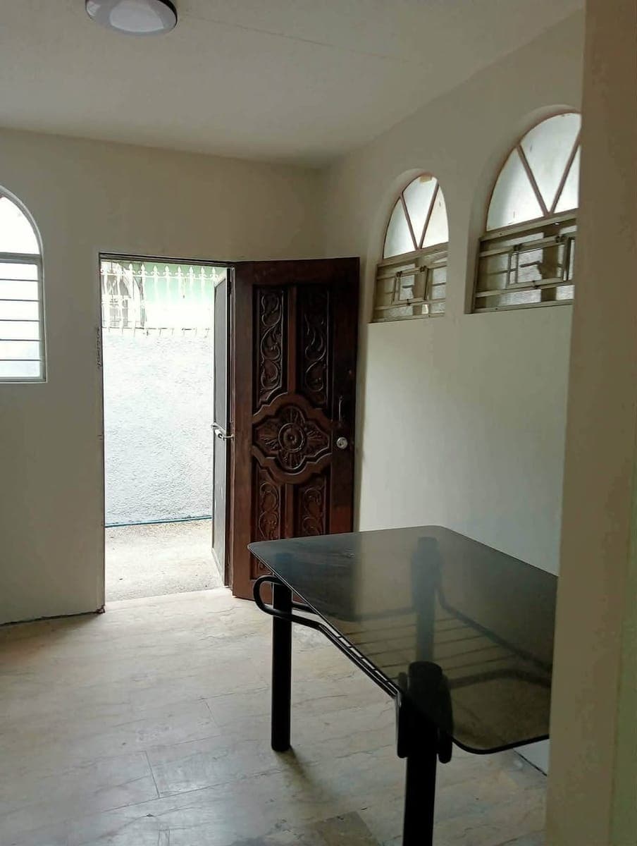 Bungalow house for rent with garage - photo 4