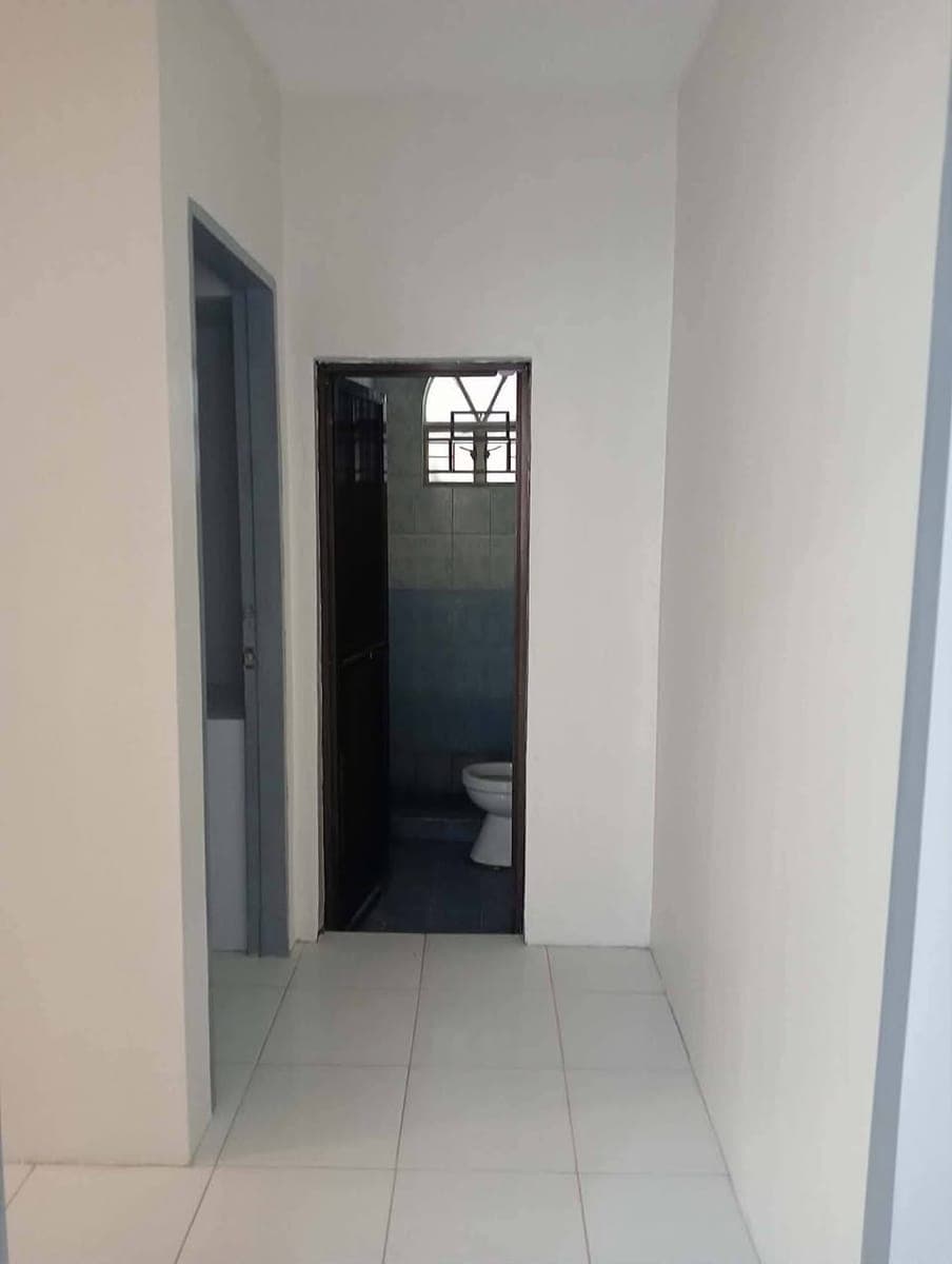 Bungalow house for rent with garage - photo 5