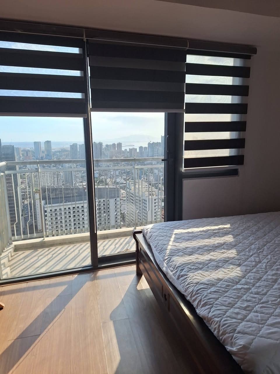 FOR LEASE AT THE RISE MAKATI - photo 1